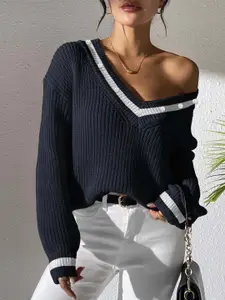 bebe Self Design V-Neck Pullover Sweaters