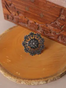 Niska Intricate Textured Adjustable Finger Ring