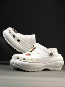 SHOE LAB Women Textured Clogs Flip Flops