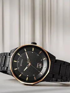 Titan Men Dial & Stainless Steel Bracelet Style Straps Analogue Watch-1829KM04