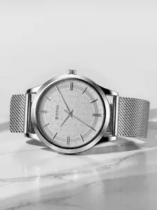 Titan Men Brass Dial & Stainless Steel Straps Analogue Watch1825SM09