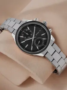 Titan Men Black & Silver-Toned Analogue Watch NK1733KM01