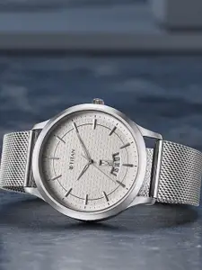 Titan Men Brass Dial & Stainless Steel Straps Watch 1825SM10