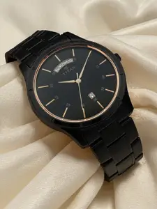 Titan Men Black Analogue Watch NM1767NM01