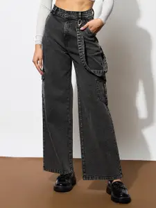 SASSAFRAS Women Comfort Wide Leg Mid-Rise Cargos Jeans