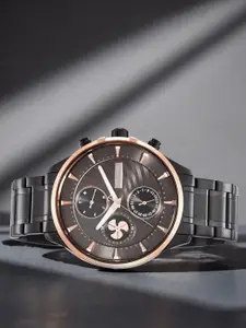 Titan Men Textured Stainless Steel Bracelet Style Straps Analogue Watch NQ1873KM01