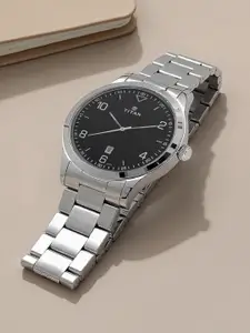 Titan Men Bracelet Style Classique Analogue Watch NR1770SM02-Steel Colour