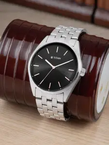 Titan Men Black Solid Dial & Silver-Toned Bracelet Style Straps Analogue Watch 1866SM01