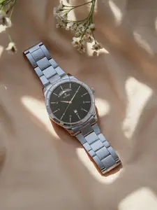 Titan Men Black Analogue Watch