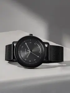 Titan Men Brass Dial & Leather Straps Analogue Watch 1884NM01