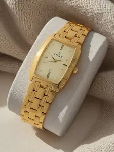Titan Men Gold-Toned Analogue Watch NJ1163YM02