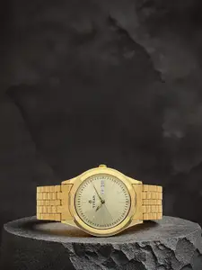 Titan Men Gold-Toned Dial Watch NH1648YM05