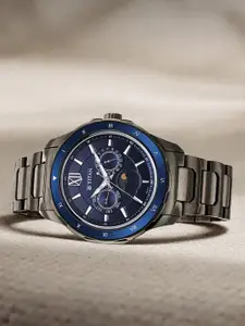 Titan Men Stainless Steel Bracelet Style Straps Analogue Watch 1688KM07