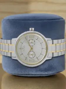 Titan Men Silver-Toned Analogue Watch 1743BM01