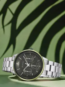 Titan Men Dial & Stainless Steel Bracelet Style Straps Analogue Watch 90133KM01