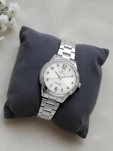Titan Men Silver-Toned Dial Watch 1585SM04