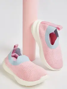 max Girls Running Shoes