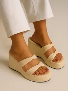 GLO GLAMP Wedge Sandals