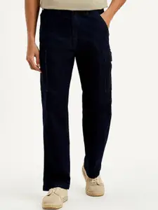 Levis Men Solid Tapered Fit Mid-Rise Flat-Front Cargos Trousers