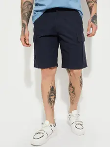 max Men Cotton Regular Fit Mid-Rise Cargo Shorts