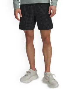 UNDER ARMOUR Launch Pro 7 Men Checked Slim-Fit Sports Shorts