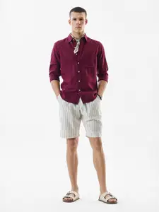Snitch Men Striped Print Mid-Rise Shorts