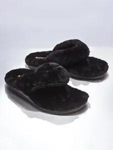 WOLVESDEN Women Fur Room Slippers