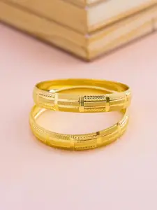 Zeraki Jewels Set Of 2 Gold Plated Bangles