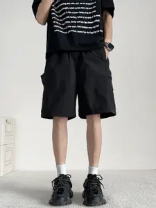 StyleCast x Revolte Men Solid Mid-Rise Cargo Shorts
