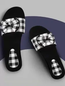 Skytrap Women Black Flip Flops