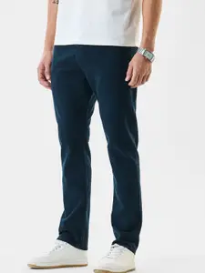 Snitch Men Slim Fit Mid-Rise Light Fade Stretchable Jeans