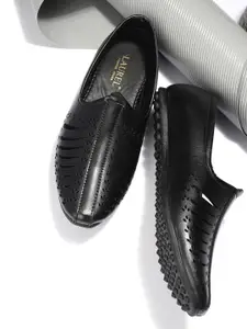 LAUREL FASHION FEVER Men Woven Design Round Toe Mojaris Shoes