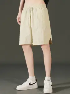 StyleCast x Revolte Men Outdoor High-Rise Shorts