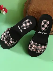 Skytrap Women Pink Flip Flops