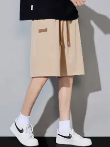 StyleCast x Revolte Men Rapid-Dry Regular Fit Mid-Rise Shorts