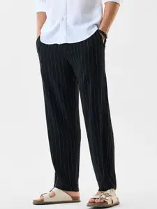 Snitch Men Black Mid-Rise Straight Fit Trouser