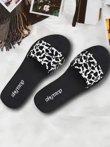 Skytrap Women White Flip Flops