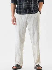 Snitch Men White Mid-Rise Relaxed Fit Trouser