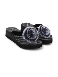 Skytrap Women Black Flip Flops