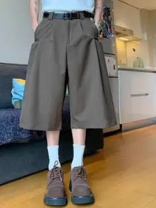 StyleCast x Revolte Men Loose Fit Mid-Rise Pleated Shorts