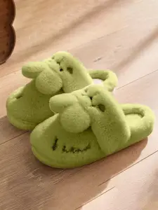 WOLVESDEN Women Room Slippers