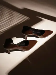 Froh Feet Women Pointed Toe Kitten Heeled Pumps