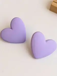 Estailo fashion Silver-Toned Heart Shaped Studs