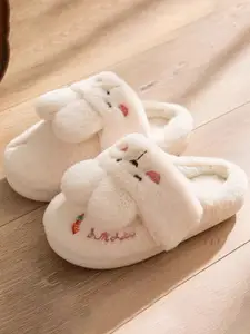 WOLVESDEN Women Self Design Bugs Bunny Room Slippers