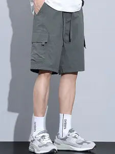 StyleCast Men Regular Fit Mid-Rise Cotton Cargos Shorts