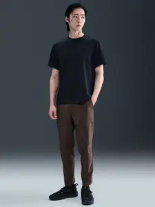 Nike Unlimited Men Regular Fit Mid-Rise Cargo Trouser