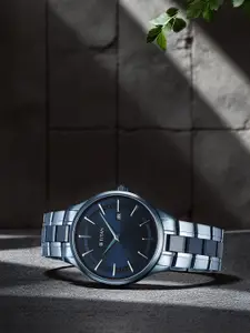 Titan Men Dial & Stainless Steel Bracelet Style Straps Analogue Watch 90142QD01