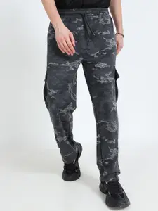 glitchez Men Printed Cotton Relaxed Fit Mid-Rise Cargos