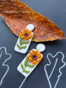 VMA PLAY FASHION Brass Plated Floral Shaped Drop Earrings