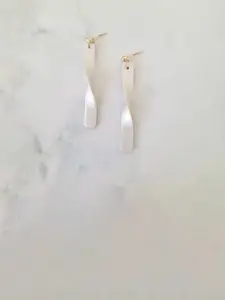 VMA PLAY FASHION Gold Plated Contemporary Drop Earrings